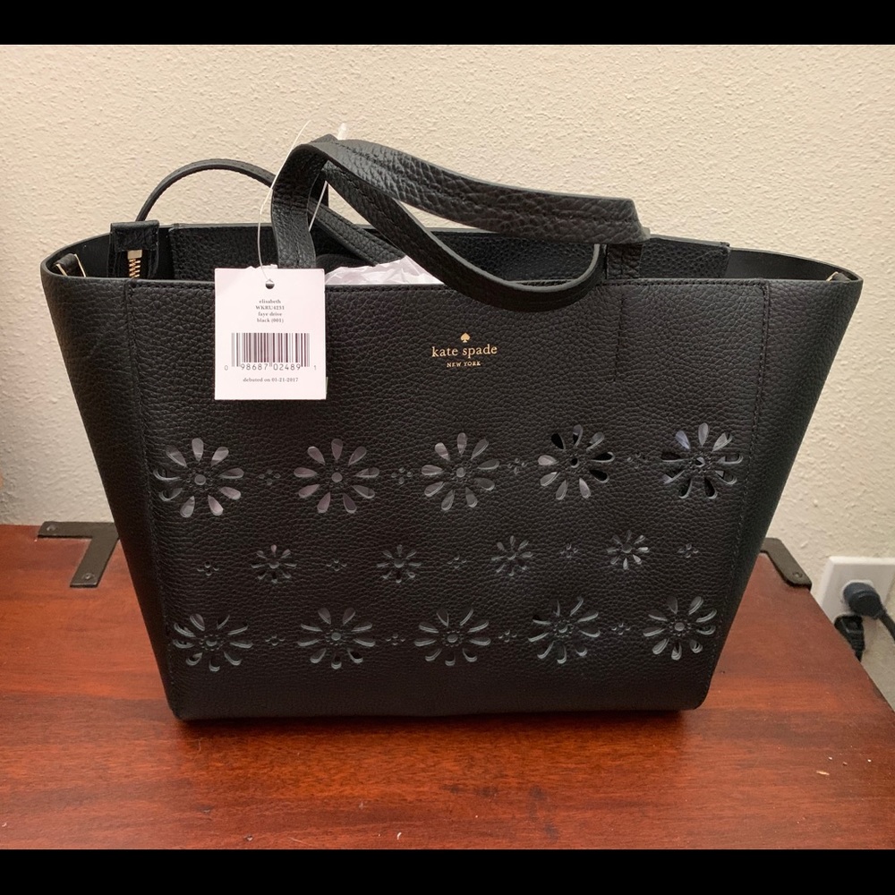NWT Elisabeth Cross body bag Faye Drive Wkru4231